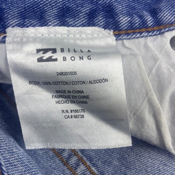 Billabong Denim Shorts Womens Size 26 Blue Distressed Cuffed Casual - Picture 4 of 14
